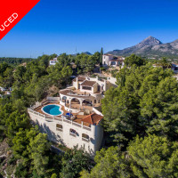 Spectacular mediterranean villa with panoramic views
